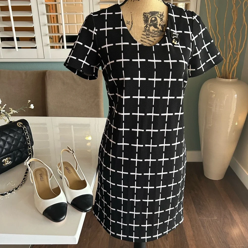 Romeo & Juliet Couture Black and White Grid Shift Dress - Picture 1 of 4